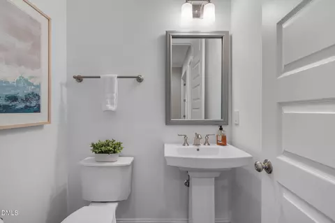 Bath - 205 Evanview Ct, Apex, NC 27523 photo 4 of 5