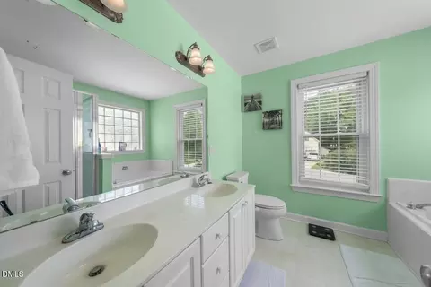 Bath - 5609 Paces Ferry Dr, Durham, NC 27712 photo 1 of 2