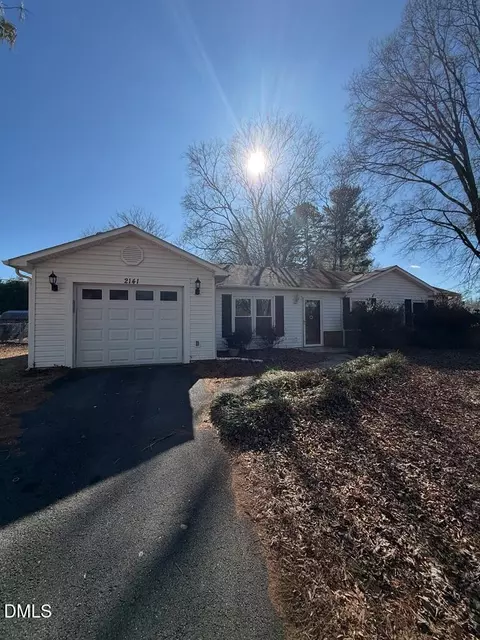 2141 Stonehaven Rd, Kernersville, NC 27284