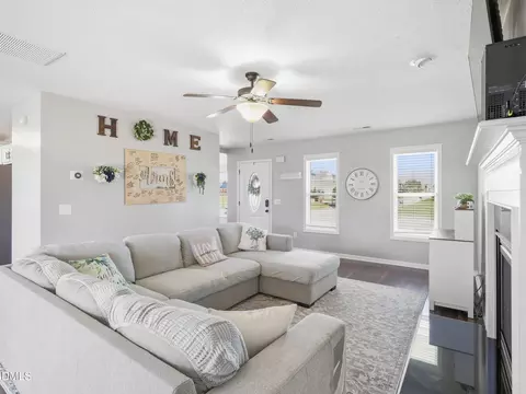 Living - 707 Botanical Ct, Bunnlevel, NC 28323 photo 3 of 3