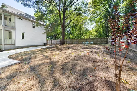Exterior - 407 Edward St # B, Durham, NC 27701 photo 2 of 4