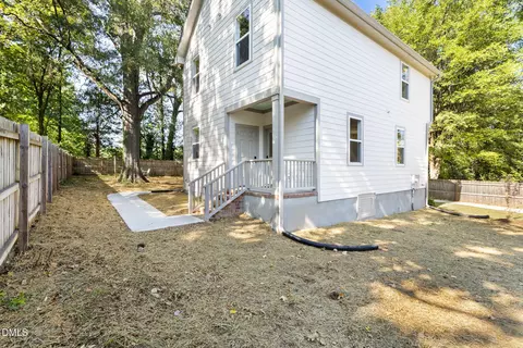 Exterior - 407 Edward St # B, Durham, NC 27701 photo 3 of 4