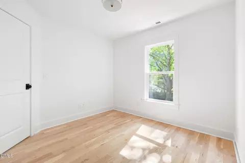 Bedroom - 407 Edward St # B, Durham, NC 27701 photo 1 of 2