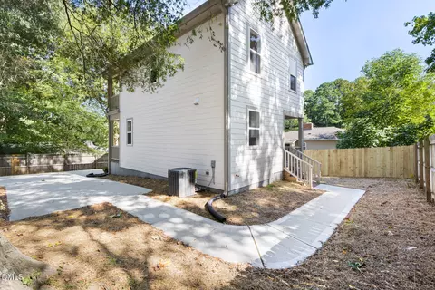 Exterior - 407 Edward St # B, Durham, NC 27701 photo 4 of 4