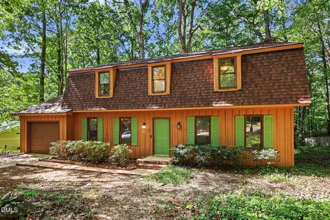 6213 Lakerun Ct, Raleigh, NC 27612