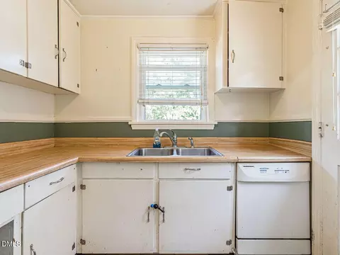 Kitchen - 730 E Whitaker Mill Rd, Raleigh, NC 27608 photo 1 of 2