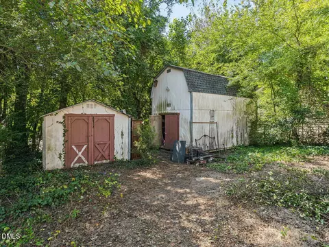 Exterior - 730 E Whitaker Mill Rd, Raleigh, NC 27608 photo 3 of 4