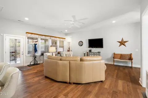 Living - 7840 Buffalo Rd, Selma, NC 27576 photo 4 of 4