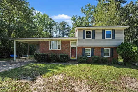 6546 Portsmouth Dr, Fayetteville, NC 28314