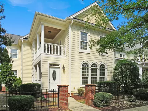 1372 Ileagnes Rd, Raleigh, NC 27603