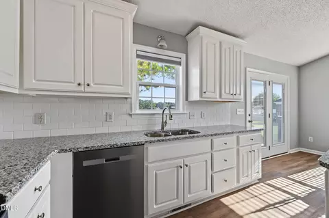 Kitchen - 21 Beasley Estates Dr, Benson, NC 27504 photo 2 of 3