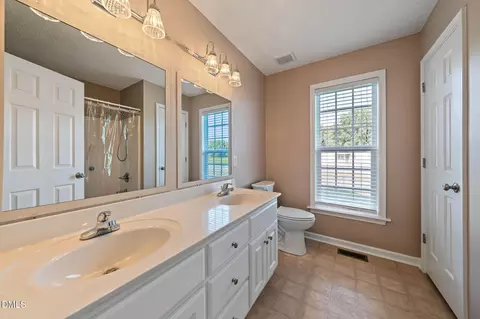 Bath - 21 Beasley Estates Dr, Benson, NC 27504 photo 2 of 2