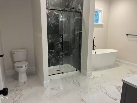 Bath - 313 W Cornwallis Rd, Durham, NC 27707 photo 6 of 18