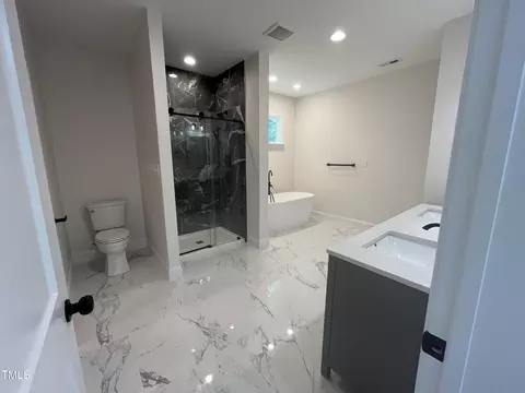 Bath - 313 W Cornwallis Rd, Durham, NC 27707 photo 1 of 18