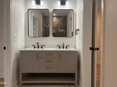 Bath - 313 W Cornwallis Rd, Durham, NC 27707 photo 15 of 18