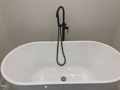 Bath - 313 W Cornwallis Rd, Durham, NC 27707 photo 5 of 18
