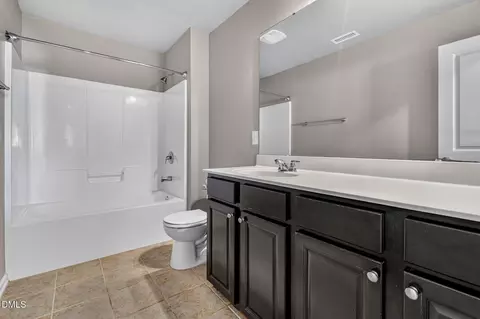 Bath - 122 Windrush Ln, Durham, NC 27703 photo 4 of 6