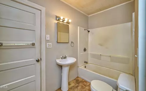 Bath - 1077 Frazier Rd, Spring Hope, NC 27882 photo 1 of 1