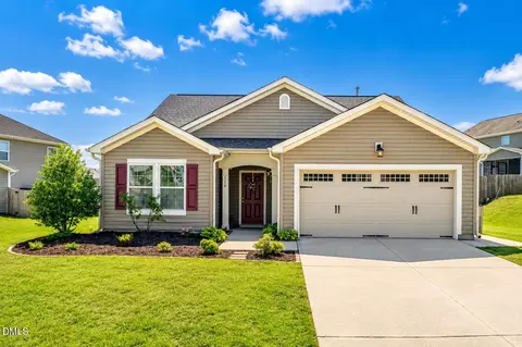 716 Harvest Point Dr, Fuquay Varina, NC 27526