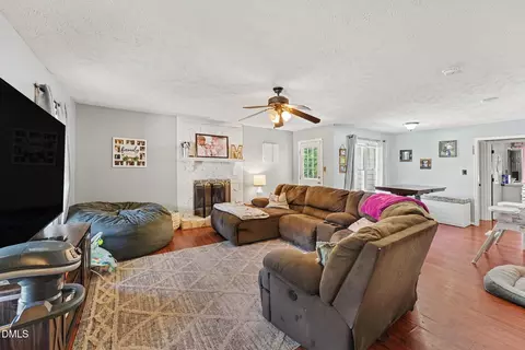 210 Spruce Pine Dr, Raeford, NC 28376