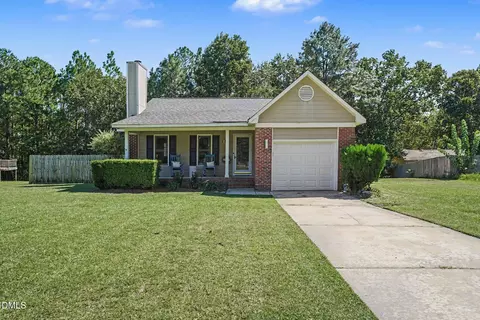 210 Spruce Pine Dr, Raeford, NC 28376