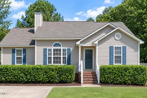433 Haybale Ct, Fuquay Varina, NC 27526