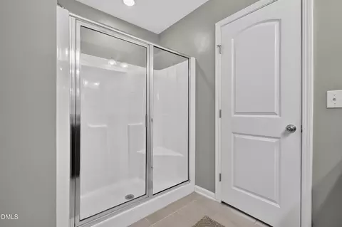 Bath - 504 Oak Forest View Ln, Wake Forest, NC 27587 photo 4 of 7