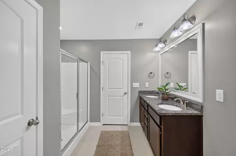 Bath - 504 Oak Forest View Ln, Wake Forest, NC 27587 photo 5 of 7