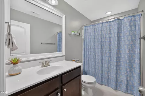 Bath - 504 Oak Forest View Ln, Wake Forest, NC 27587 photo 6 of 7