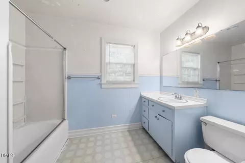 Bath - 101 Gresham Ave, Durham, NC 27704 photo 1 of 1