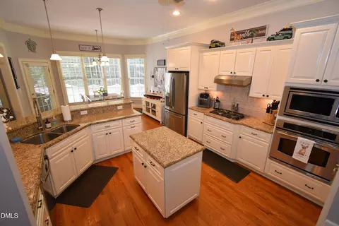 Kitchen - 3204 Pump Station Ln, Durham, NC 27712 photo 3 of 5