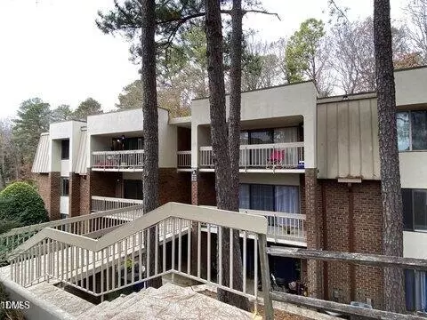 500 Umstead Dr #A302, Chapel Hill, NC 27516