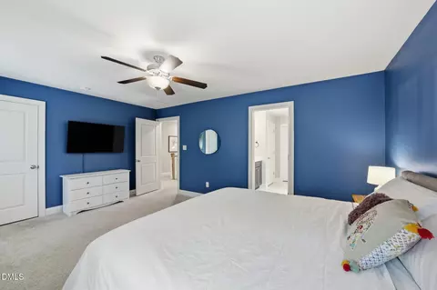 Bedroom - 180 Long Grass Dr, Smithfield, NC 27577 photo 2 of 9