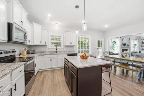 Kitchen - 180 Long Grass Dr, Smithfield, NC 27577 photo 3 of 3