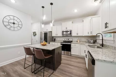 Kitchen - 180 Long Grass Dr, Smithfield, NC 27577 photo 2 of 3