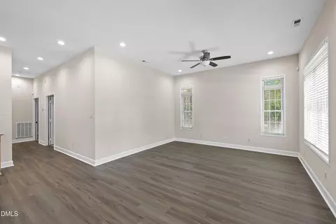 Living - 311 E Davis St, Smithfield, NC 27577 photo 2 of 4