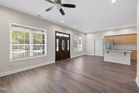 Living - 311 E Davis St, Smithfield, NC 27577 photo 3 of 4