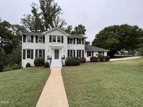 700 Pebblebrook Dr, Raleigh, NC 27609