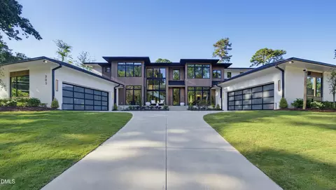 305 Dartmouth Rd, Raleigh, NC 27609