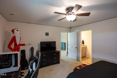 Bedroom - 105 Highview Dr, Benson, NC 27504 photo 4 of 7