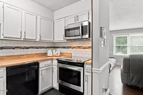 Kitchen - 9 Cairn Ct, Durham, NC 27705 photo 2 of 2