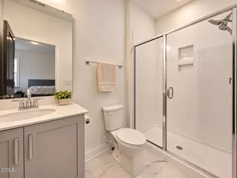 Bath - 625 Amaranth Dr, Cary, NC 27519 photo 4 of 4
