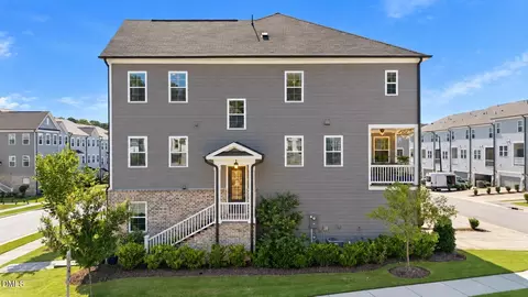 625 Amaranth Dr, Cary, NC 27519
