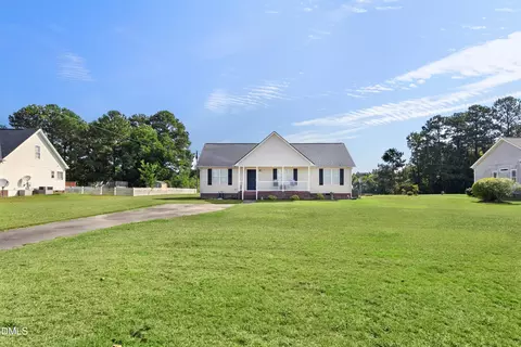 4112 Hopkins Trace Ln, Zebulon, NC 27597
