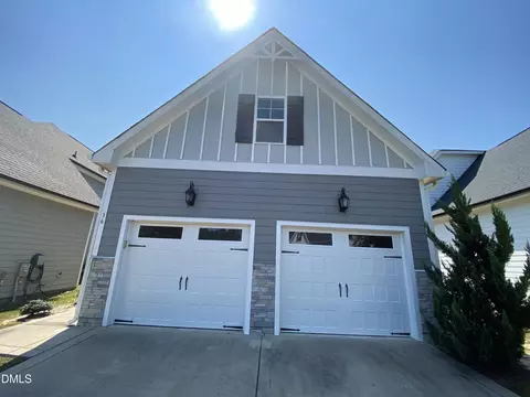 36 Spruce Hollow Cir, Spring Lake, NC 28390