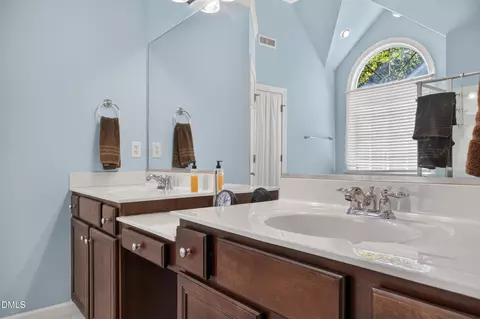 Bath - 6108 Tiffield Way, Wake Forest, NC 27587 photo 3 of 11