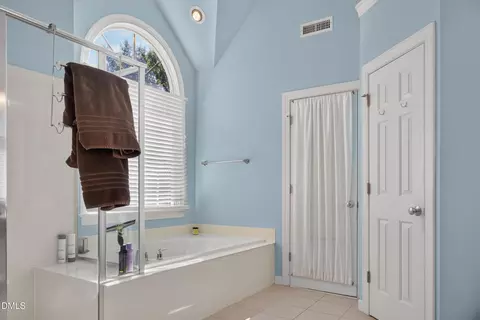 Bath - 6108 Tiffield Way, Wake Forest, NC 27587 photo 6 of 11