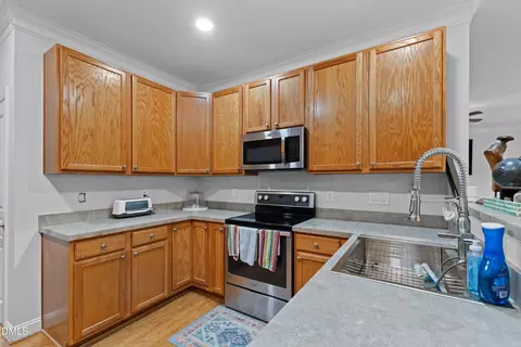 Kitchen - 5812 Catskill Ct, Durham, NC 27713 photo 4 of 6