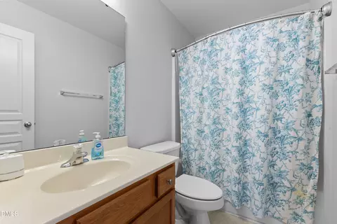 Bath - 5812 Catskill Ct, Durham, NC 27713 photo 4 of 4