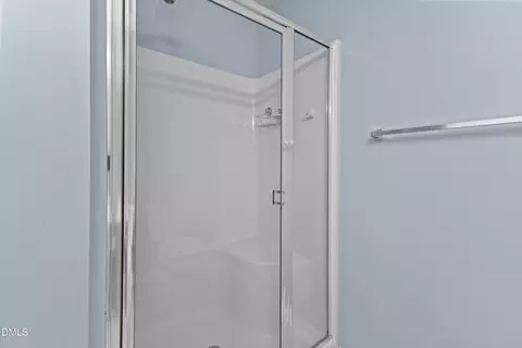 Bath - 5812 Catskill Ct, Durham, NC 27713 photo 3 of 4